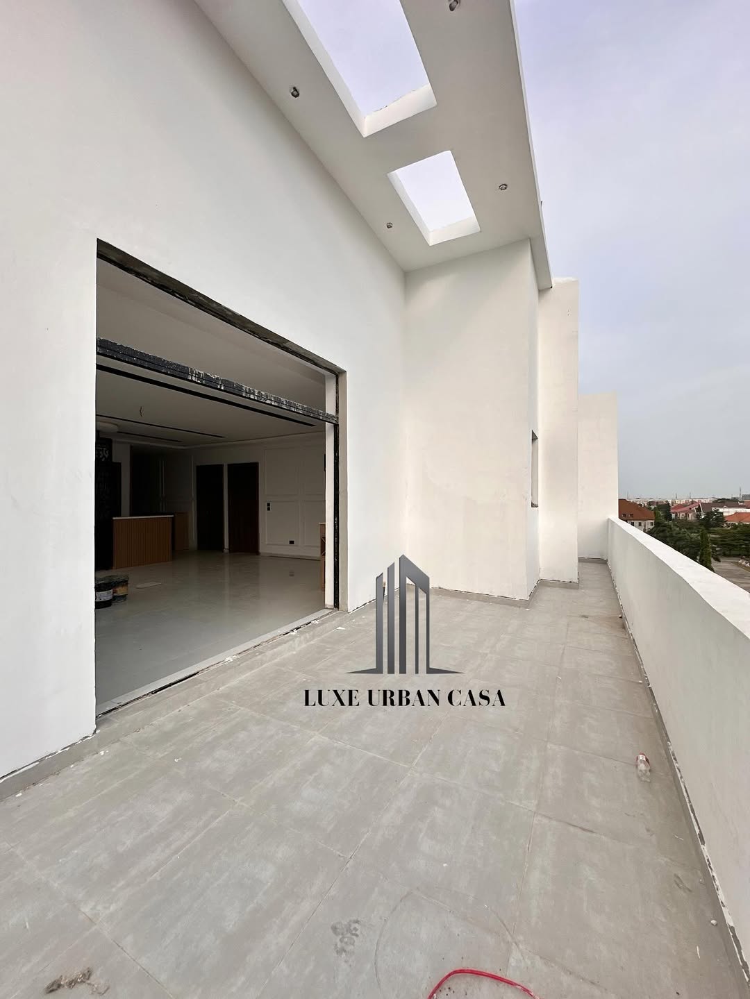 Lekki’s Pinnacle: 3-Bed Penthouse with Pool & Views