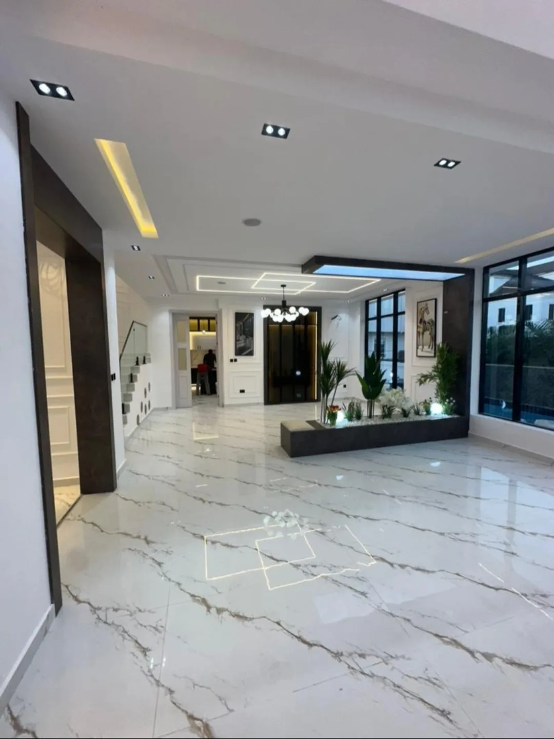 VGC Estate Gem: 5-Bed Poolside Smart Home