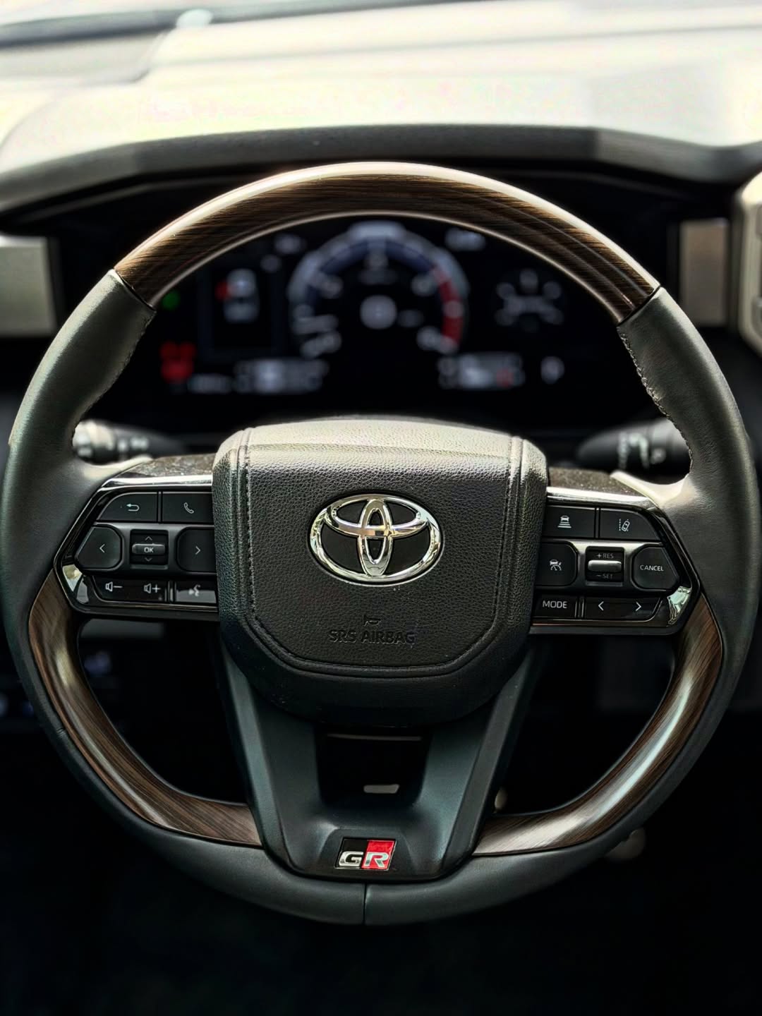 2024 Tundra 4×4: Luxury Meets Rugged Power