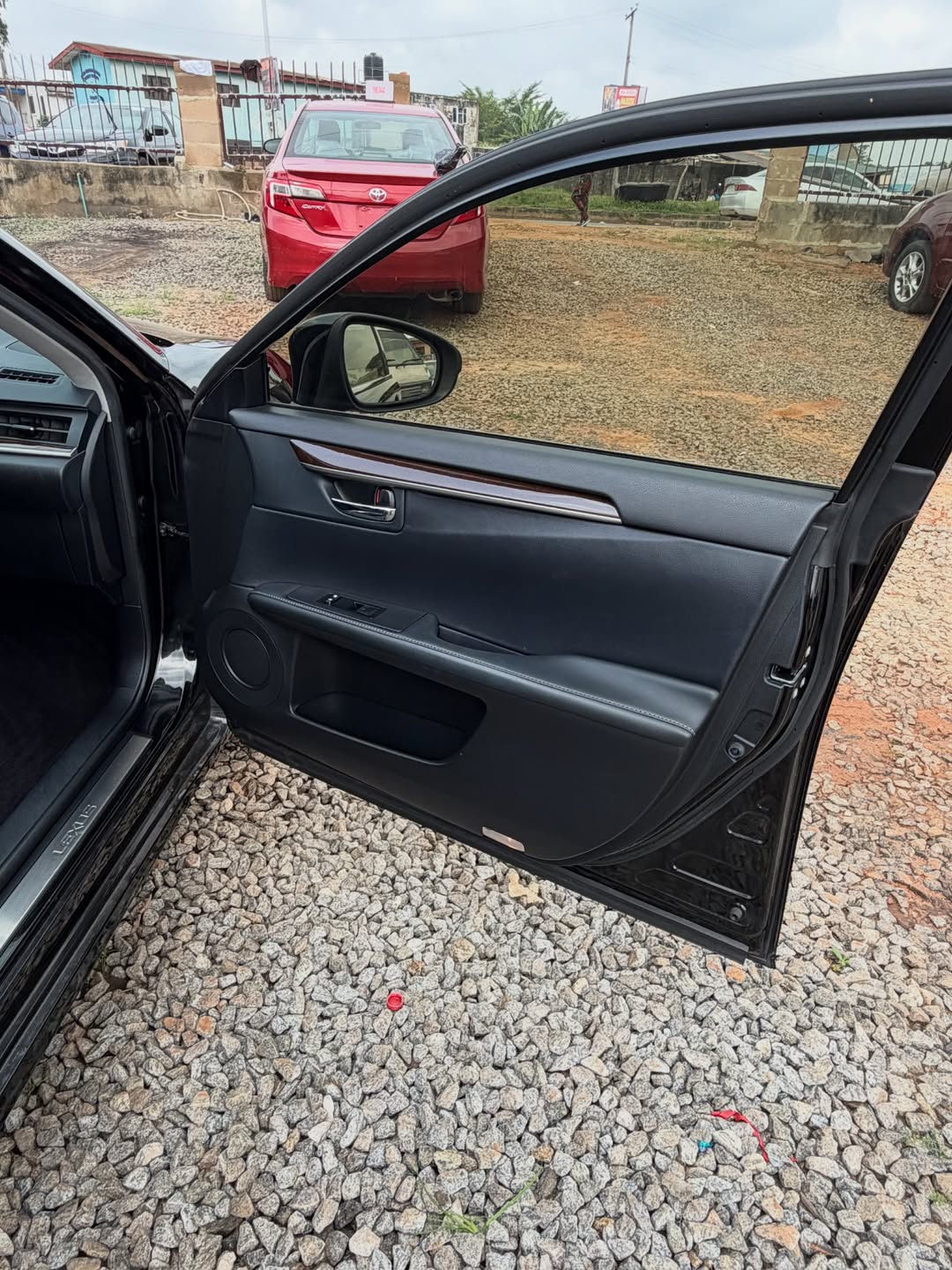 Immaculate 2015 Lexus ES350: Drive Away Today