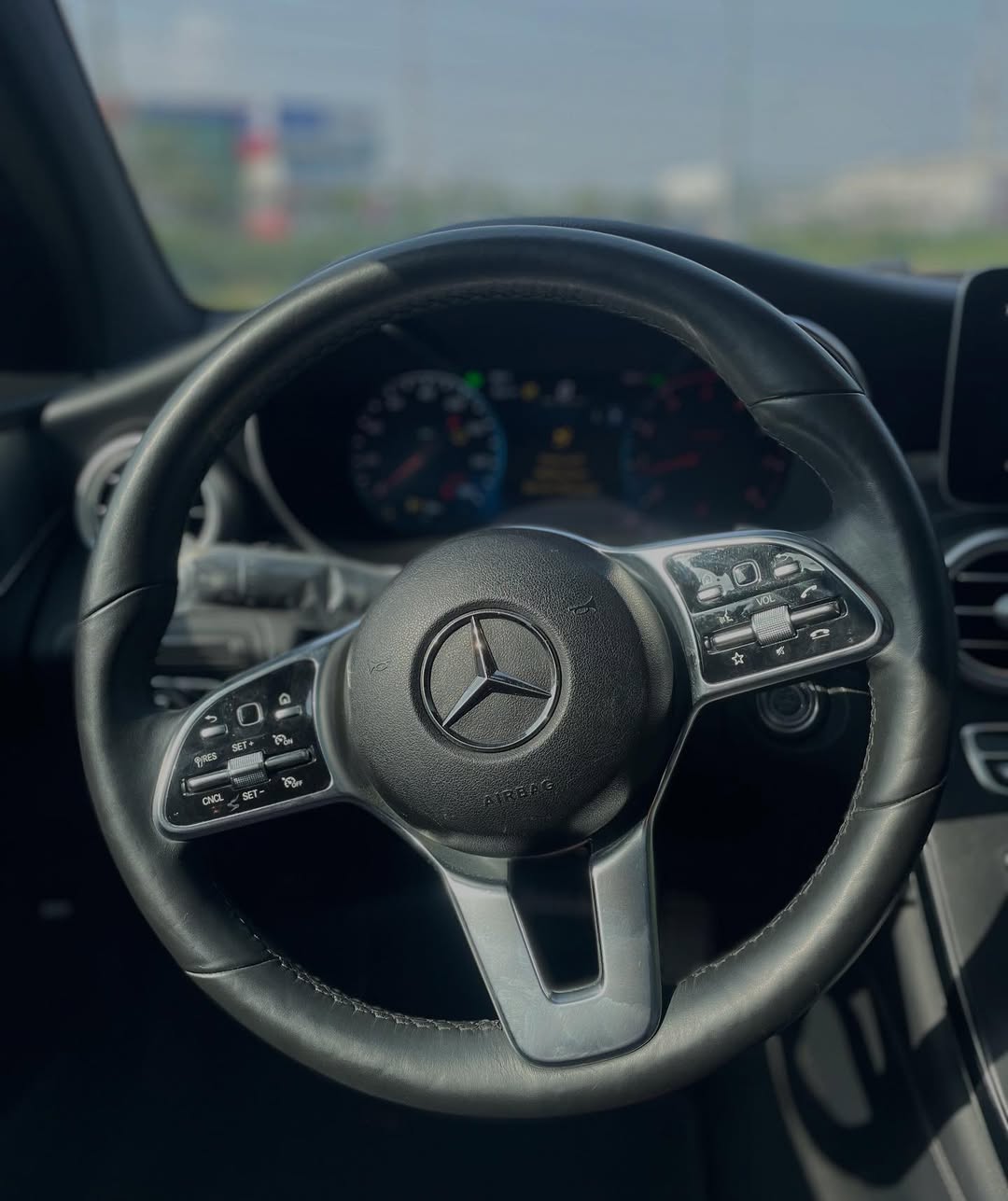 2020 Mercedes GLC300: Luxury Tech & Sunroof