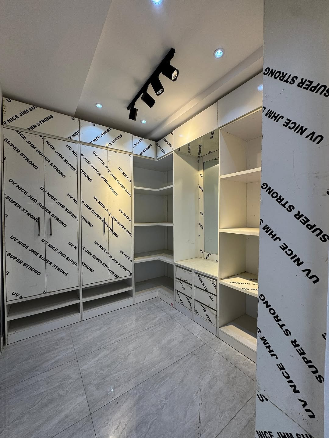 Spacious 4-Bedroom Duplex with BQ & Premium Finishes