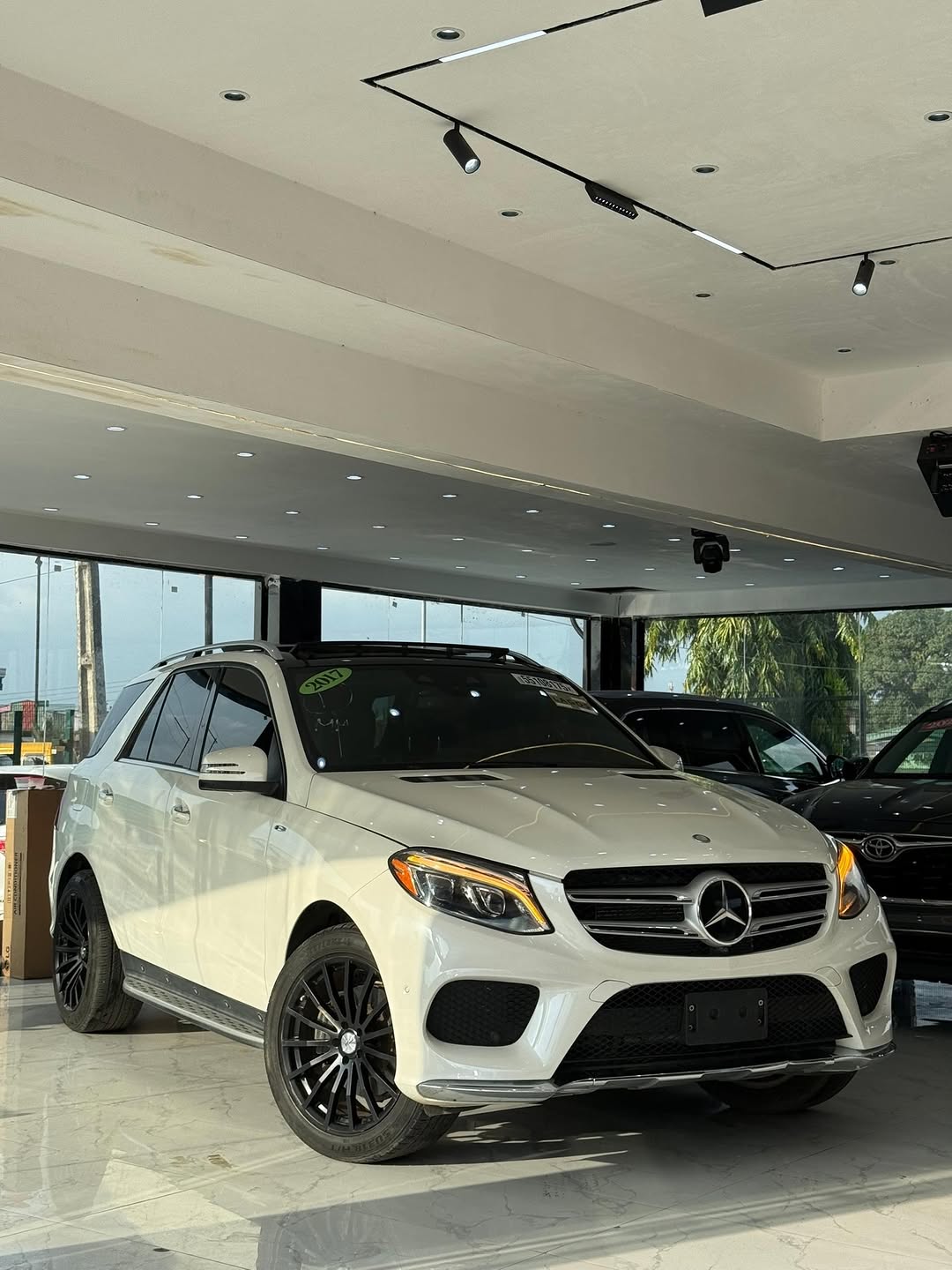 2017 GLE 350: Luxury Tech & AMG Style