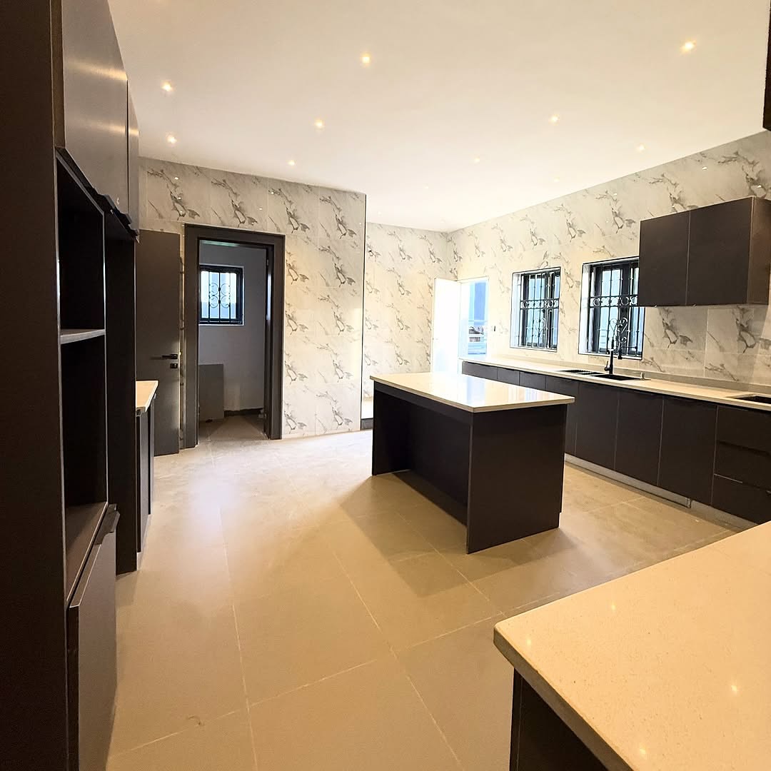 Exquisite Guzape Duplex with Pool & Elevator