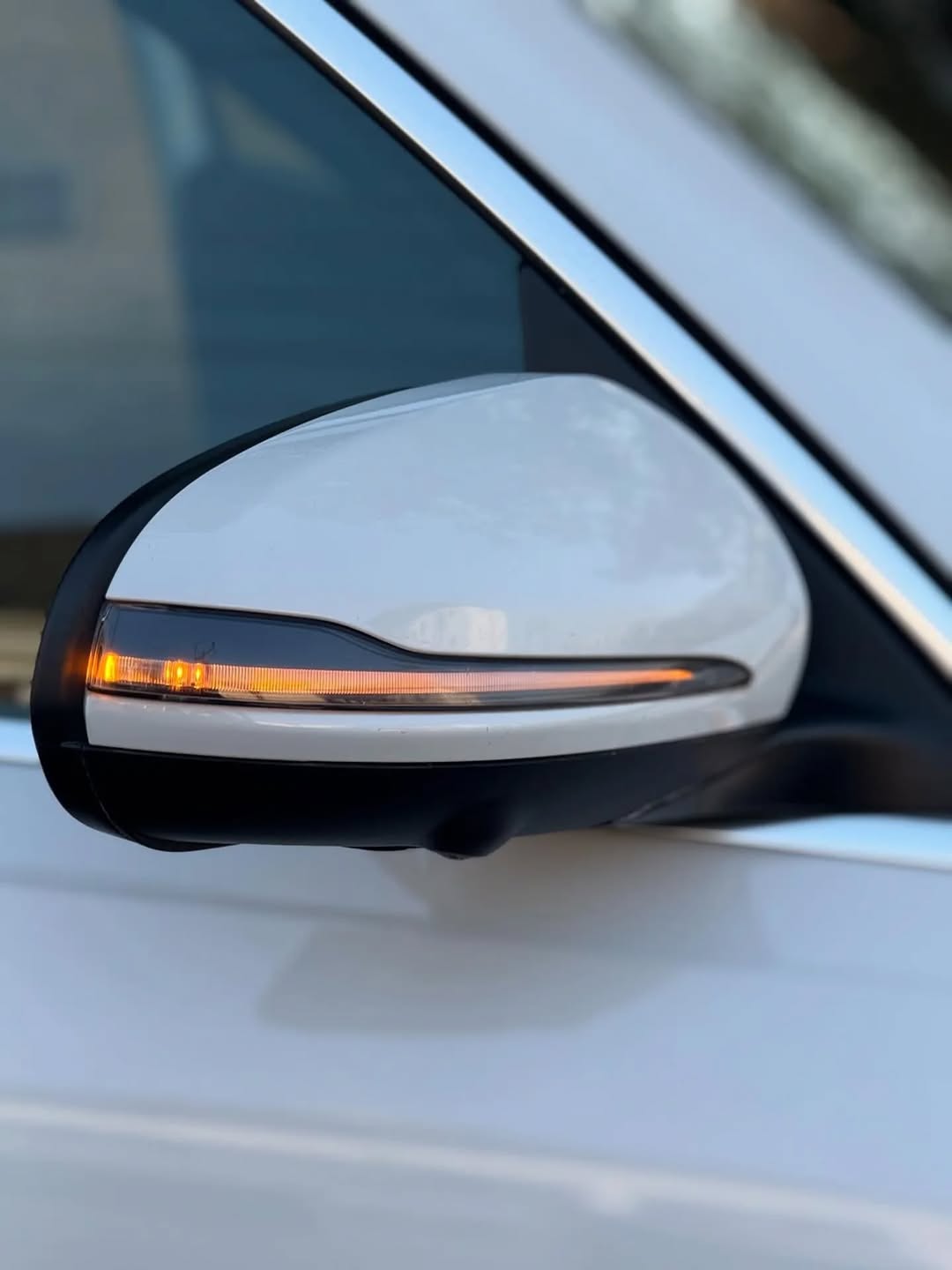 Spacious 7-Seater Luxury SUV: Tech & Style Unleashed