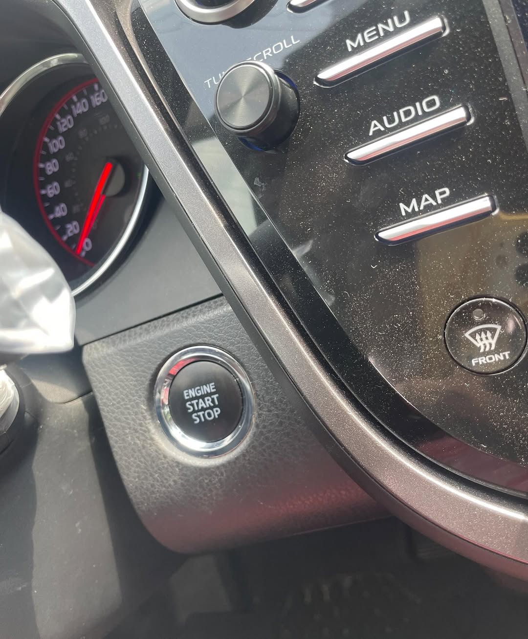 2020 Camry XSE: Panoramic Sunroof & Premium Tech