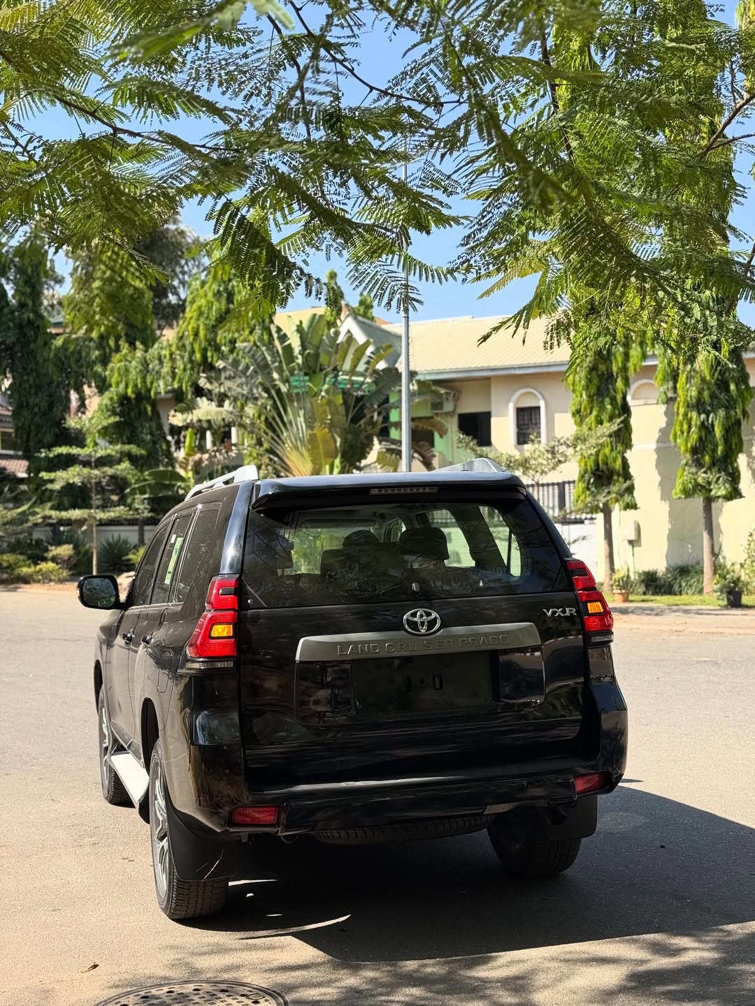 Unbeatable 2023 Prado VXR: Luxury & Power