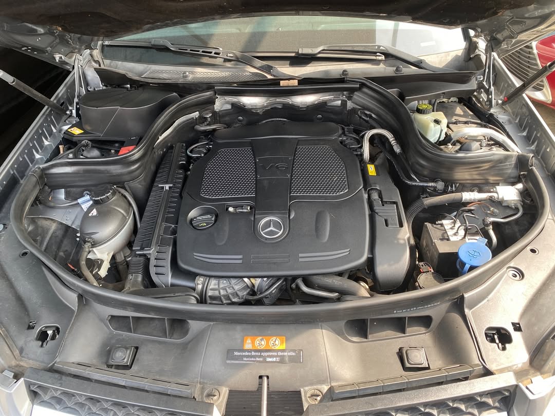 Luxury GLK350: Panoramic Roof, V6 Power, Ready Now