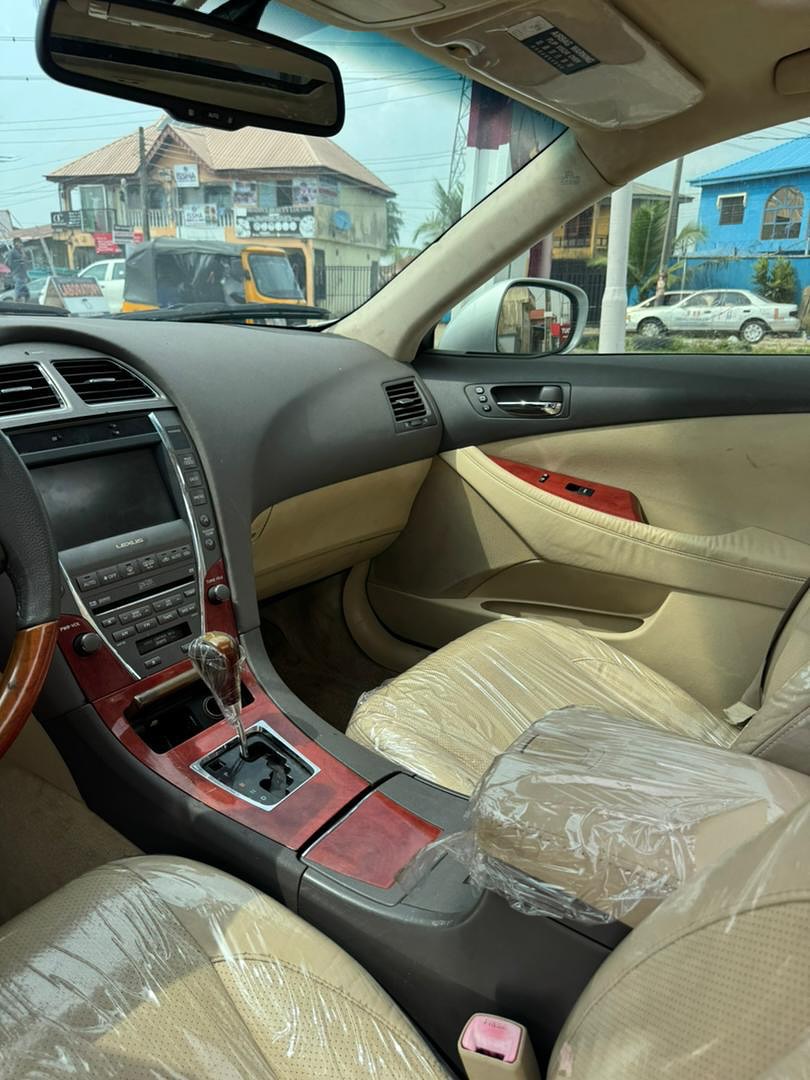 Luxury Redefined: 2009 Lexus ES350 Toks