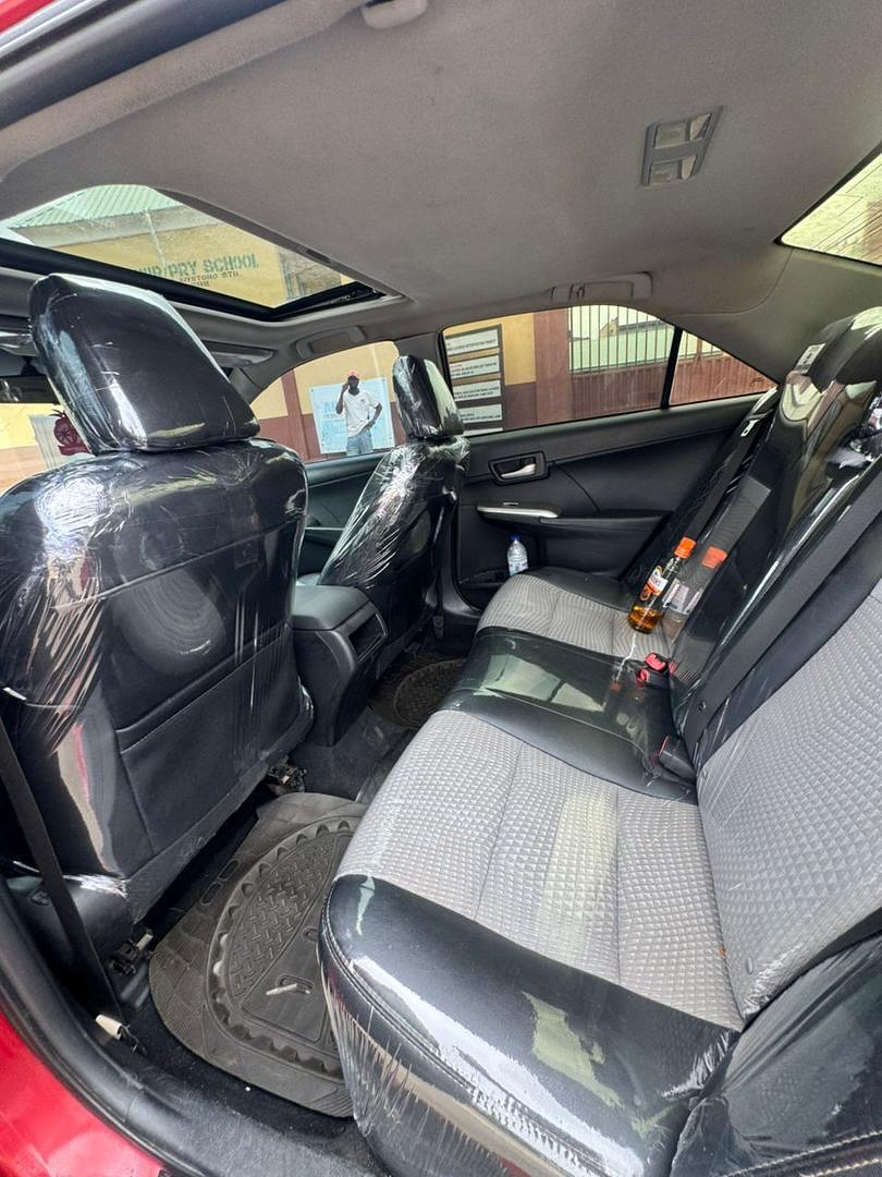 Like-New Camry SE: Untouched Luxury, Unbeatable Value