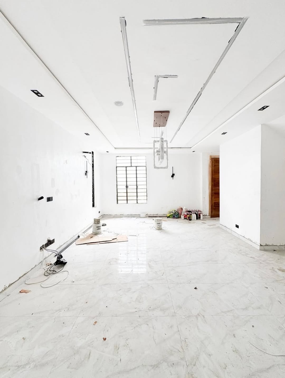 5-Bedroom Haven in Chevron: Luxury, Space & BQ