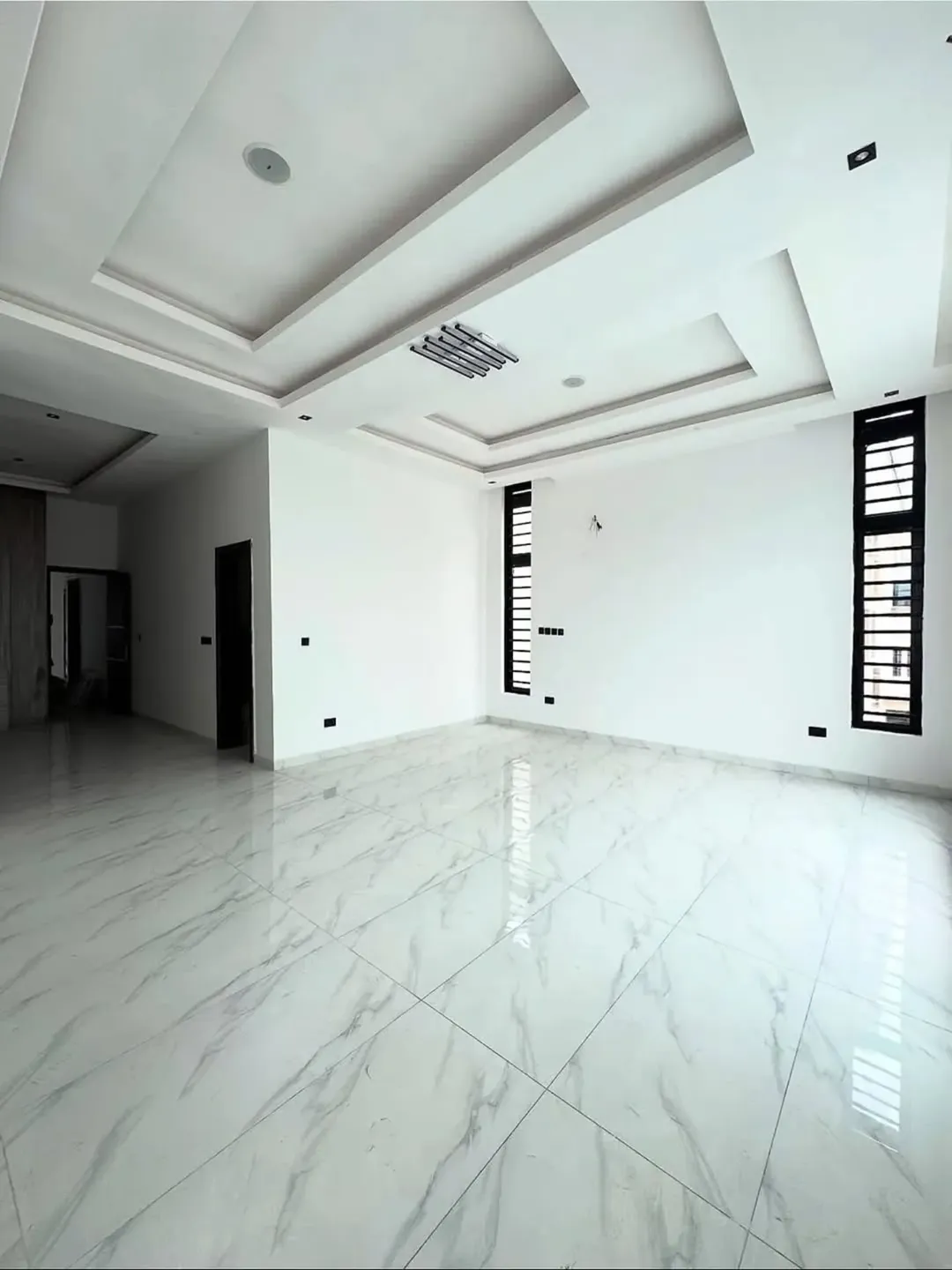 Exquisite 5-Bedroom Duplex with Smart Luxury in Osapa Lekki