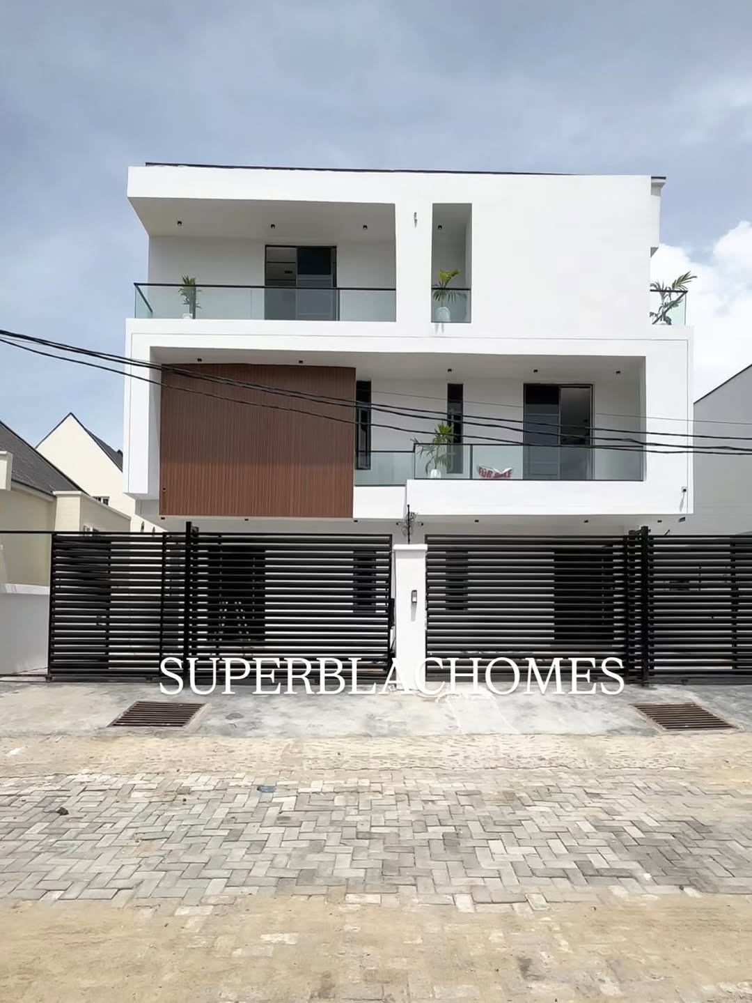 4-Bed Ensuite Duplex with BQ in Ikate