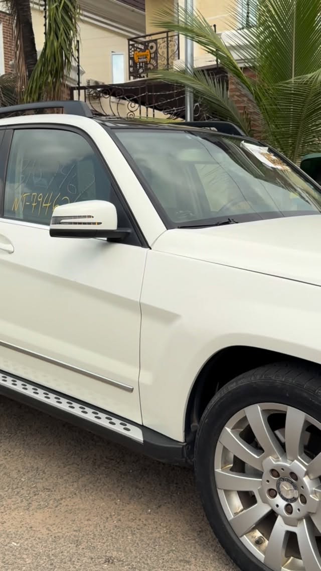 Luxury SUV, Ready to Drive: 2012 Mercedes-Benz GLK