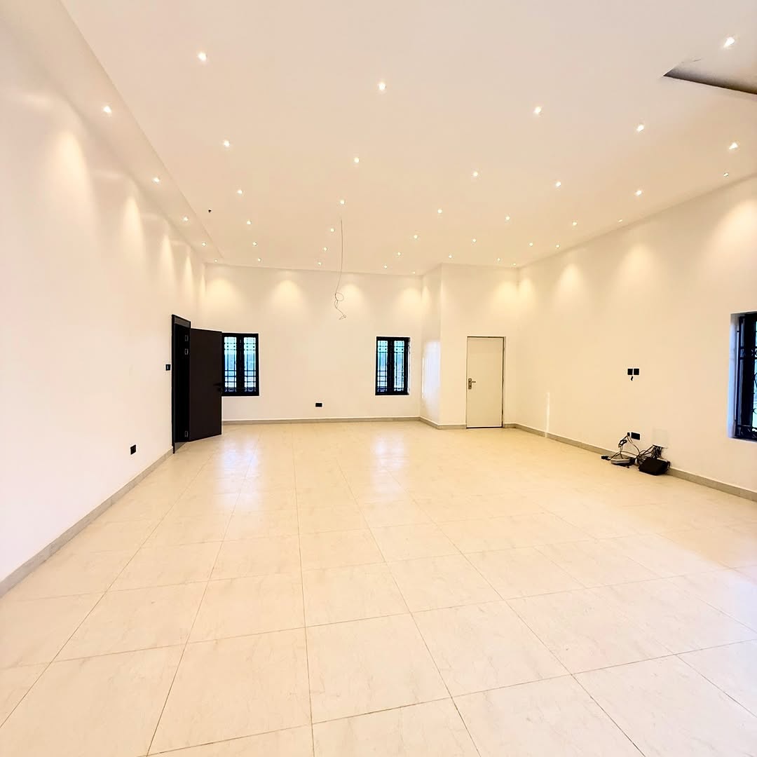 Exquisite Guzape Duplex with Pool & Elevator