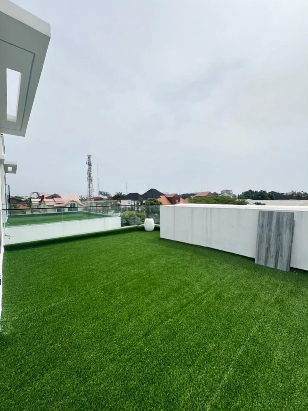 Lekki Phase 1 Grandeur: 5-Bed Duplex with Pool & Cinema