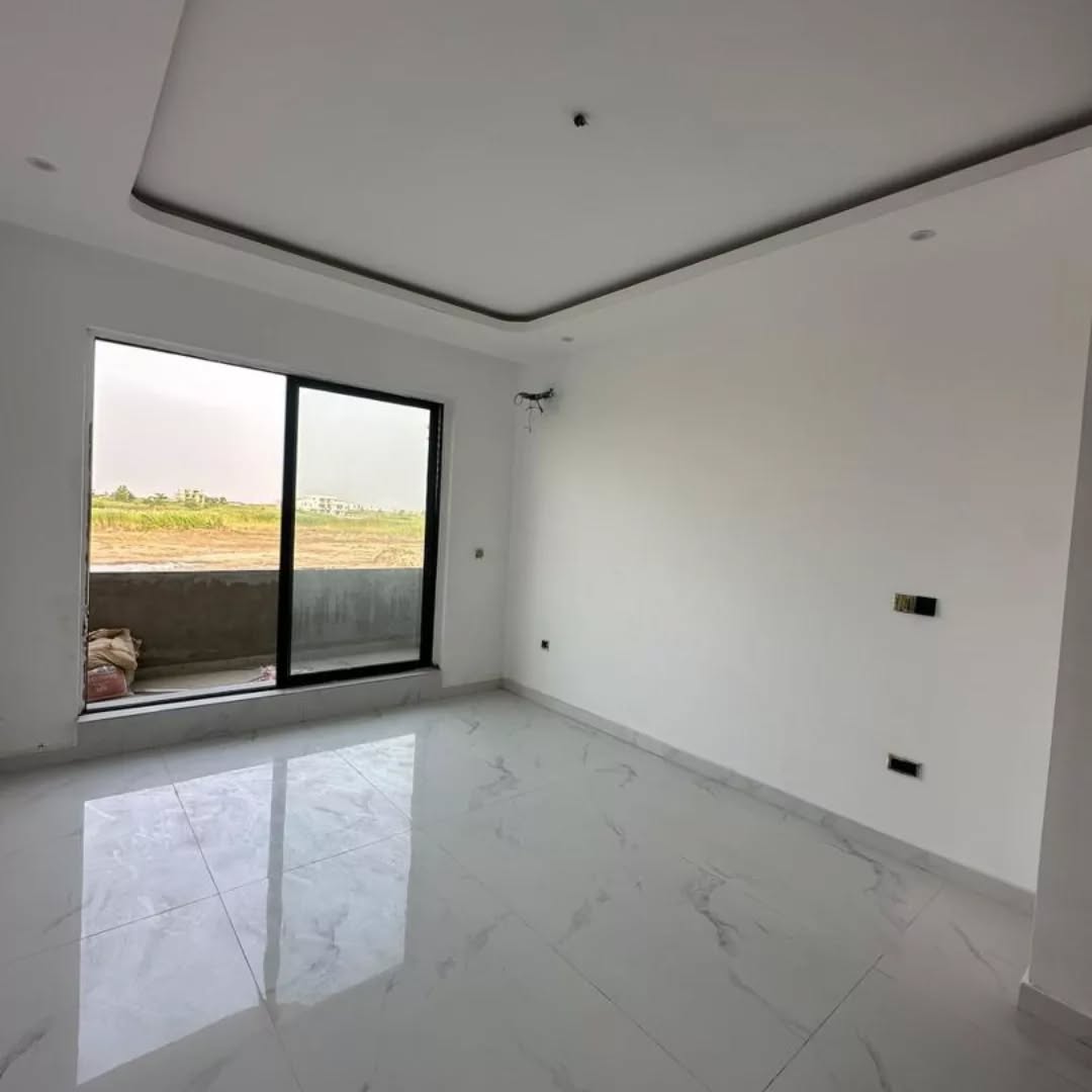 Lekki Phase 1 Gem: 2-Bed Luxury Apartment