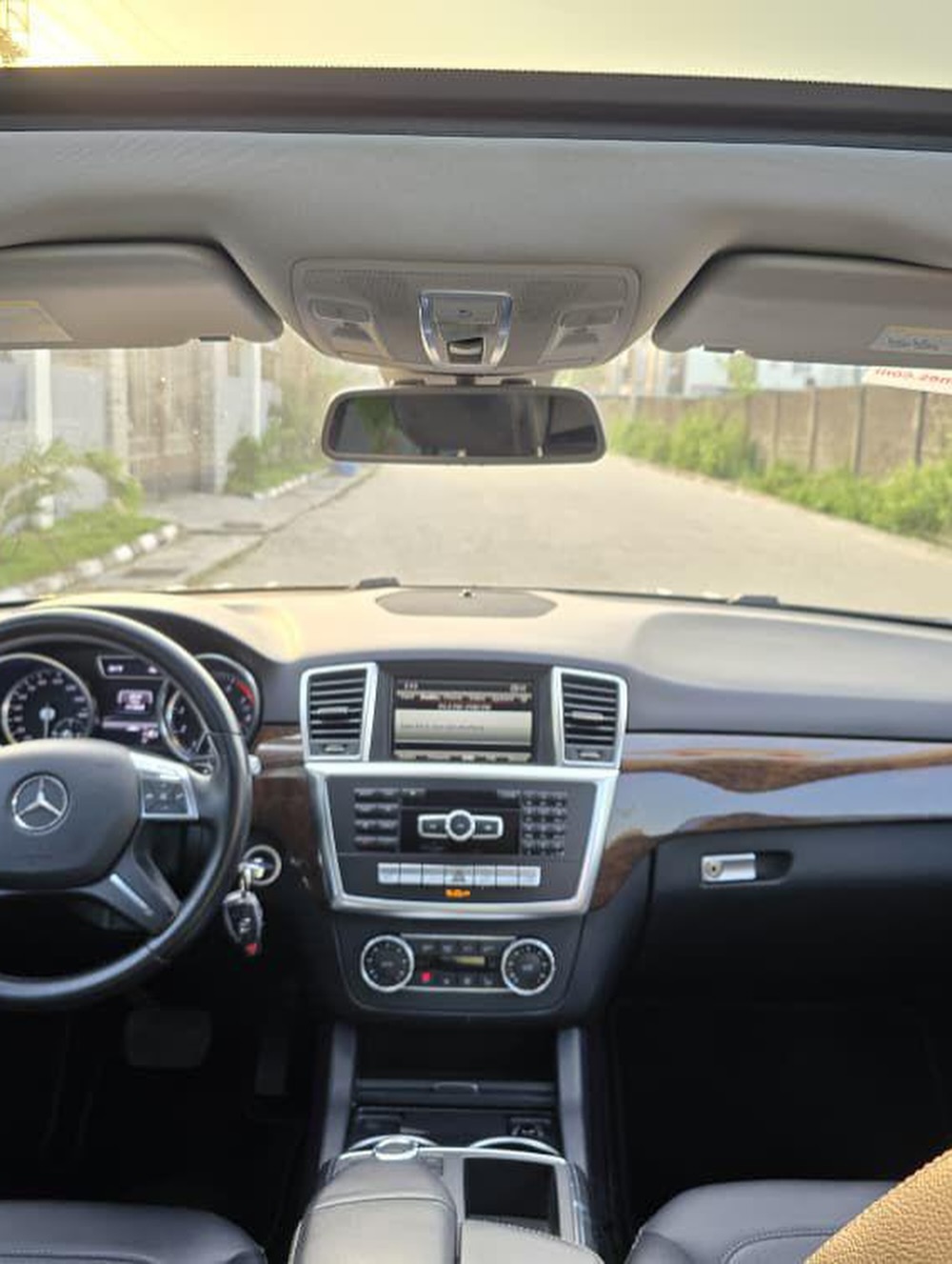 Luxury Power: 2013 ML350 4Matic, Accident-Free