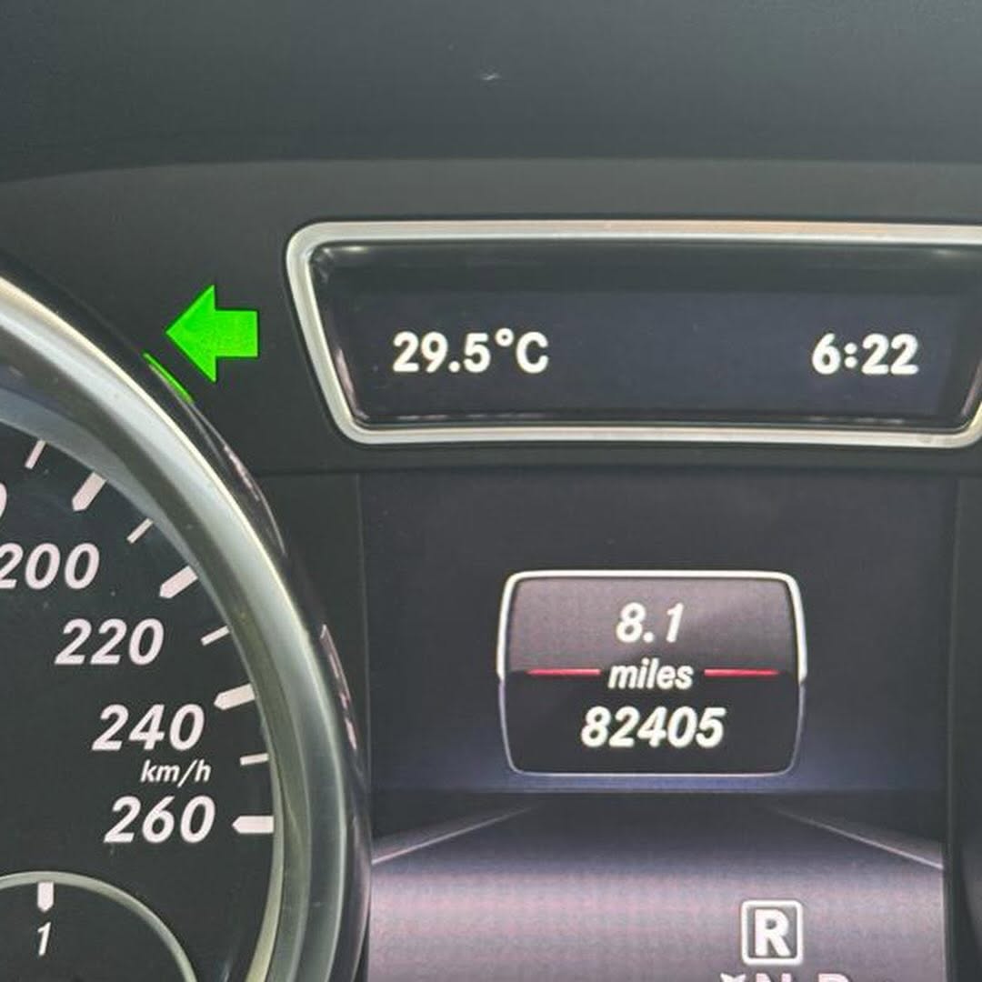 Luxury ML400: Panoramic Roof & Low Miles