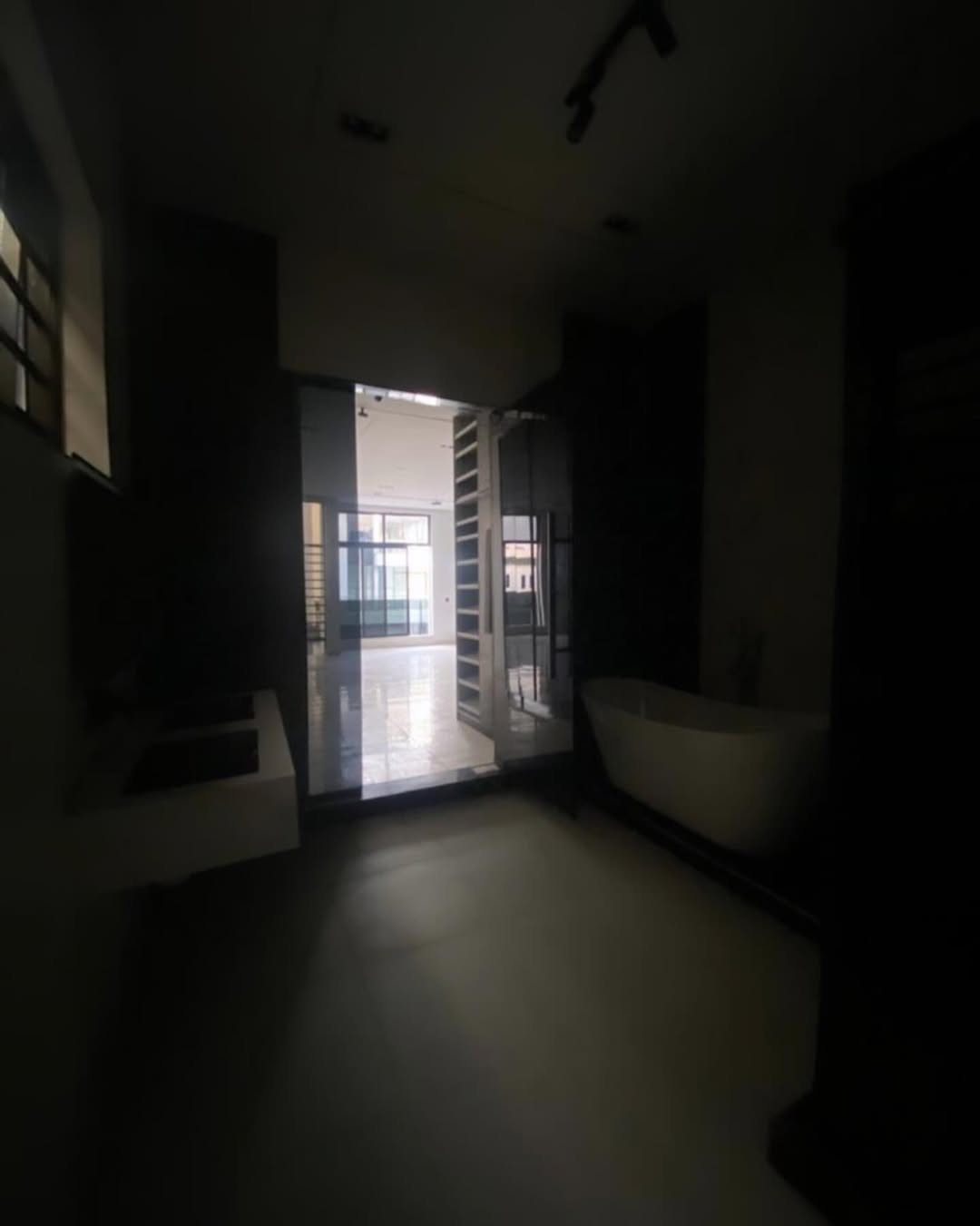 Lekki’s Finest: 5-Bed Poolside Haven with BQ