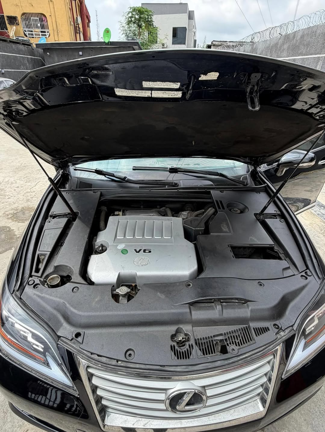 2012 Lexus ES350: Untouched & Fully Loaded