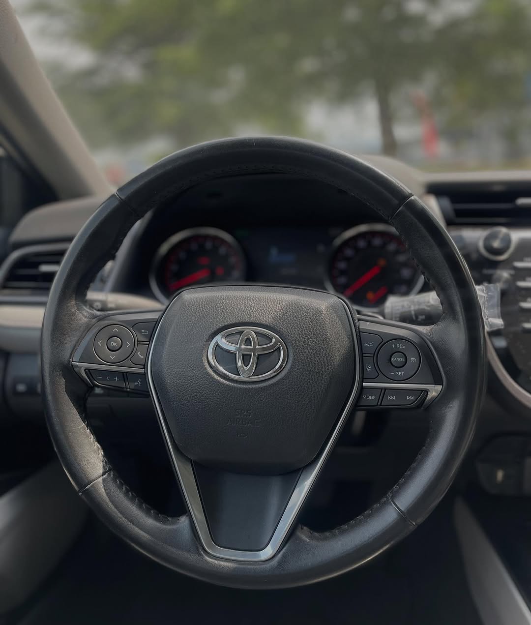 2020 Toyota Camry XSE: Panoramic Sunroof & Luxury