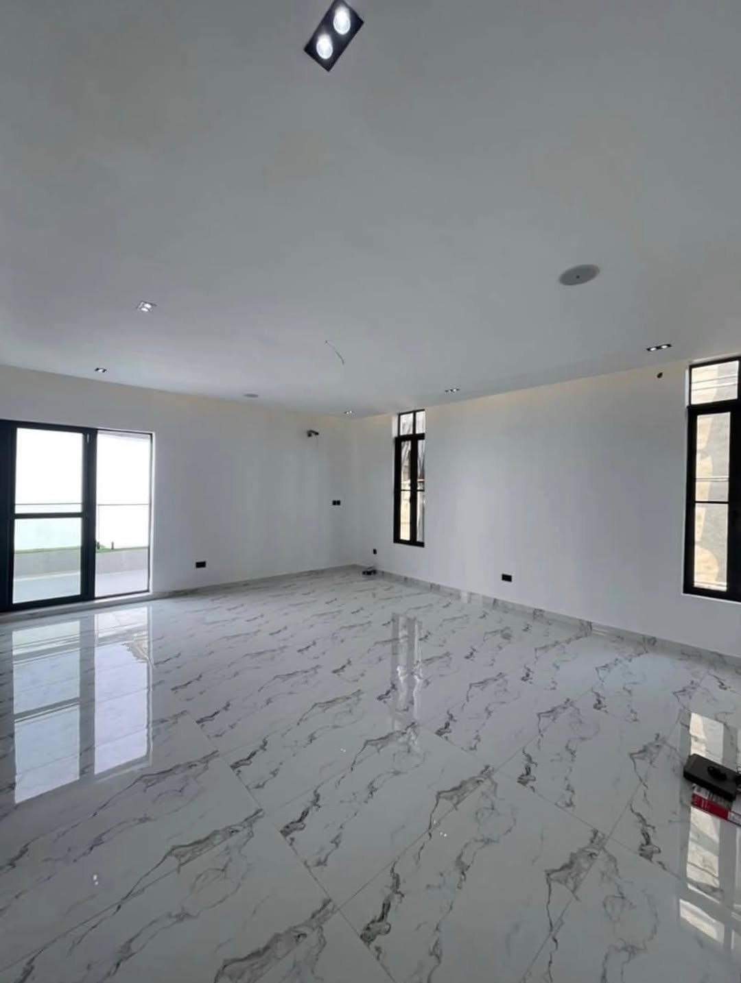 Opulent 6-Bed Duplex with Private Pool & Cinema