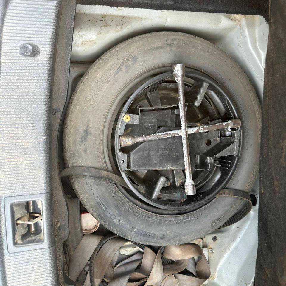 Mint 2010 Mercedes C300: Keyless, Panoramic Roof, Accident-Free