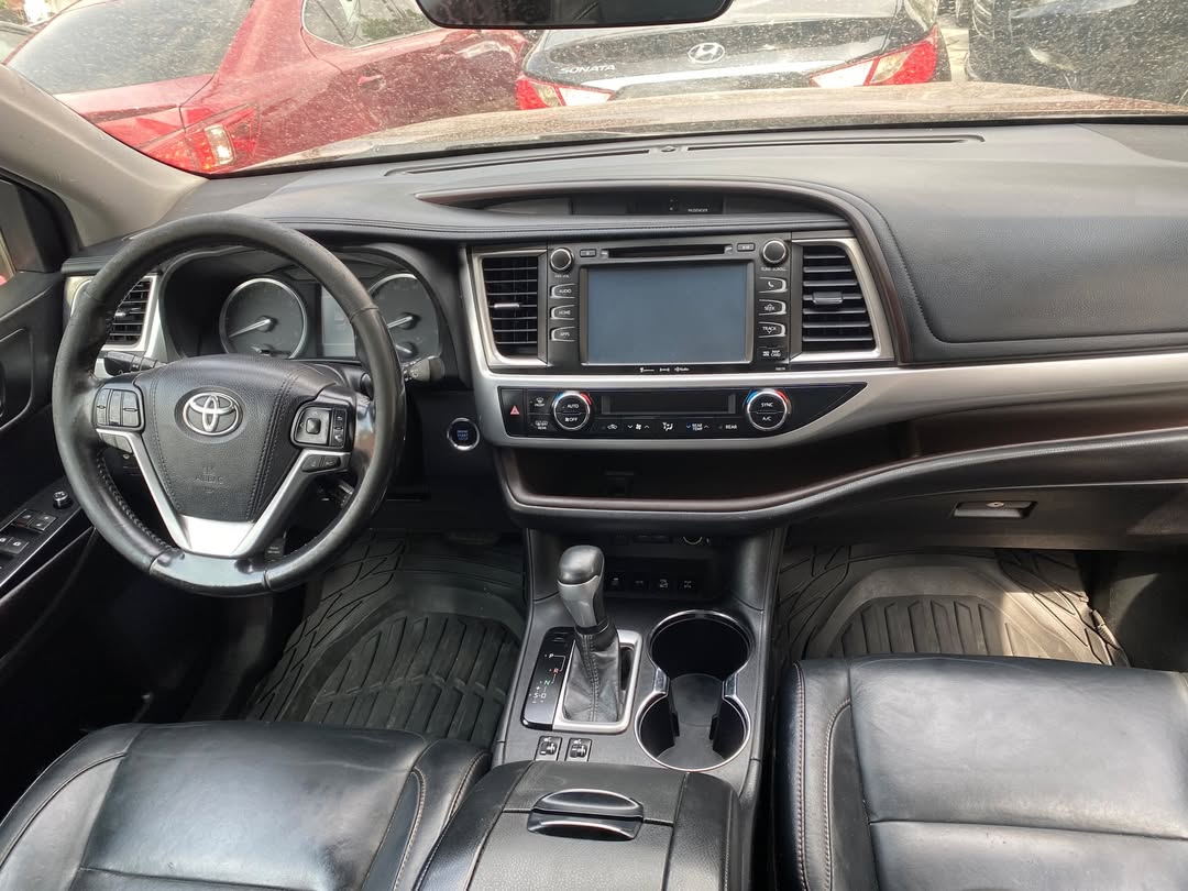Luxury 2017 Highlander: Fully Paid & Ready to Drive