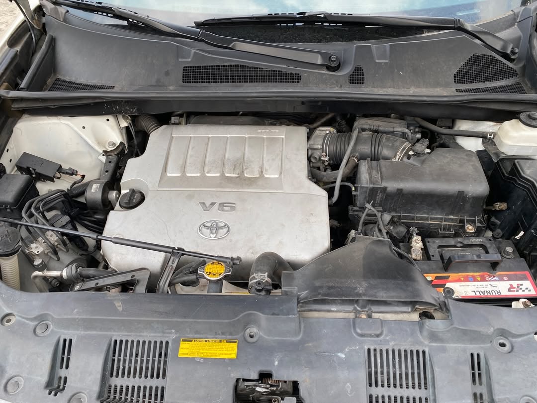 Luxury 2013 Highlander V6: Fully Paid & Ready