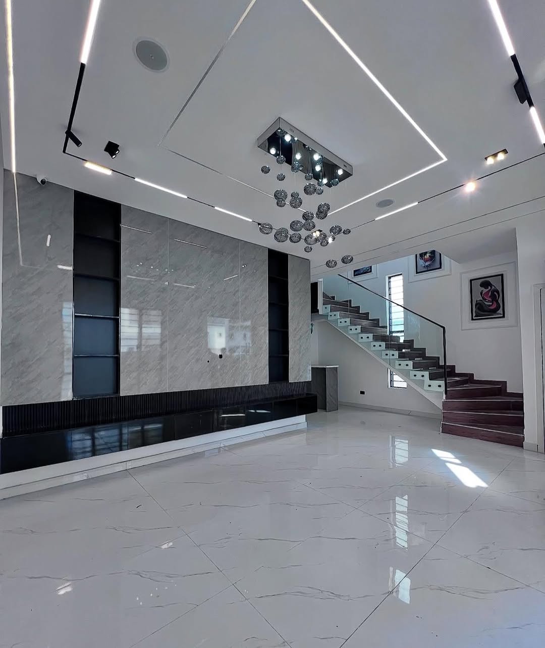 Ultimate 5-Bed Duplex: Solar-Powered Haven with Pool & Cinema