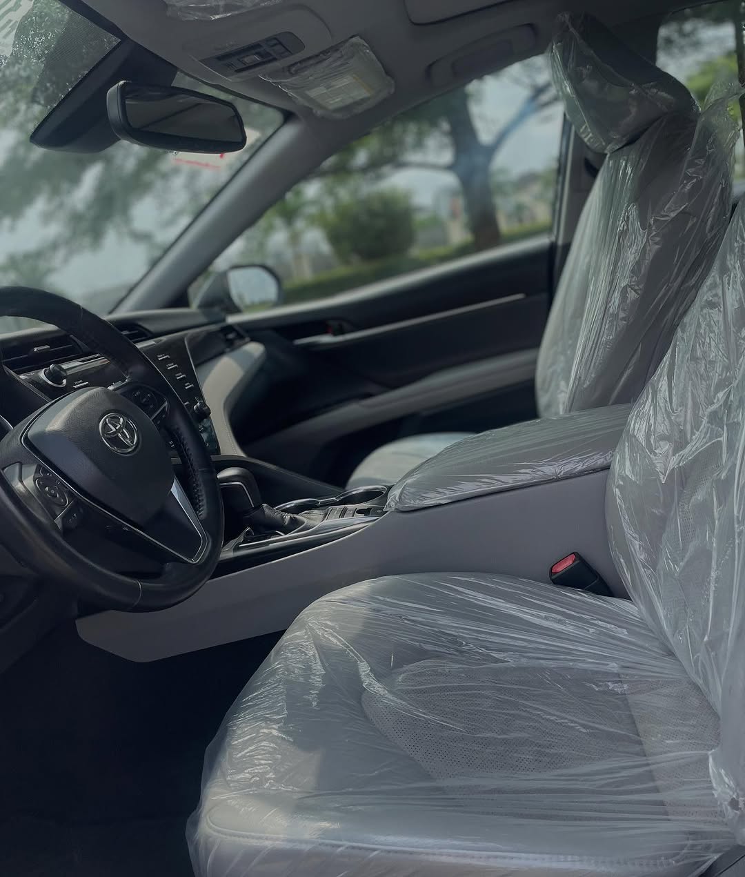 2020 Toyota Camry XSE: Panoramic Sunroof & Luxury