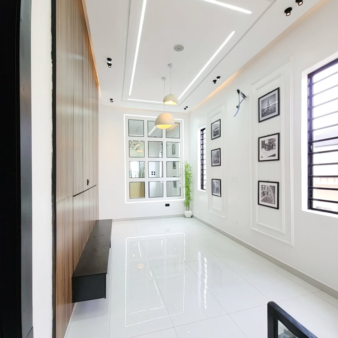 Smart 5-Bed Oasis with Pool & Gym in Lekki