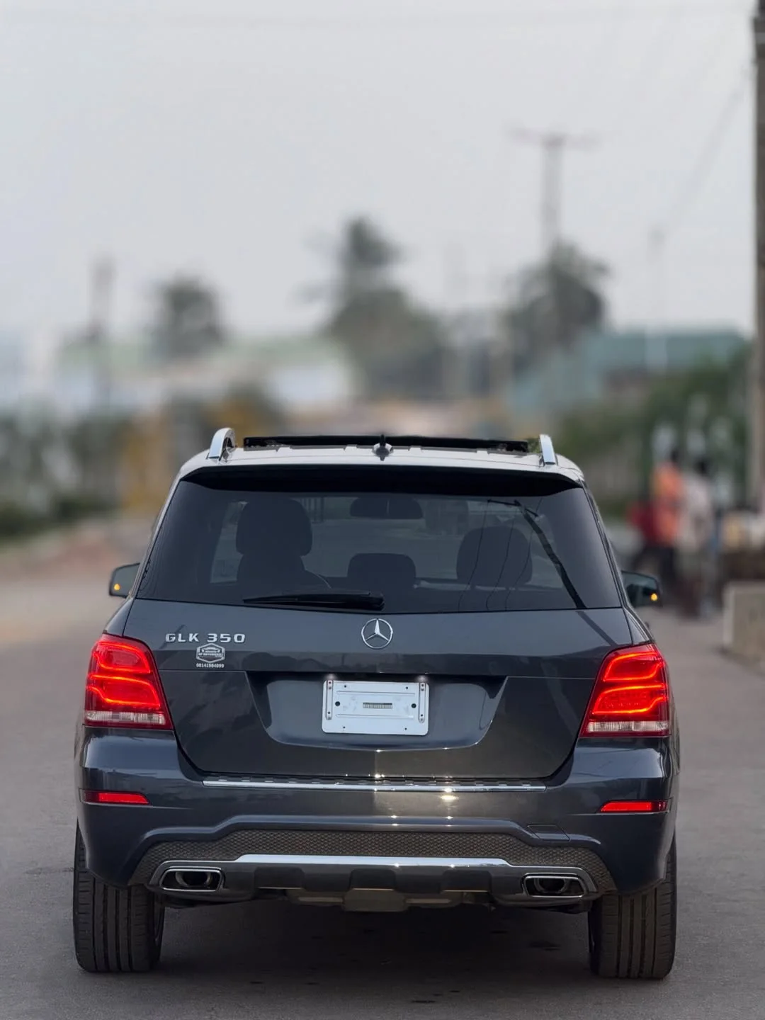 Luxury GLK350: Panoramic Roof & Keyless Entry
