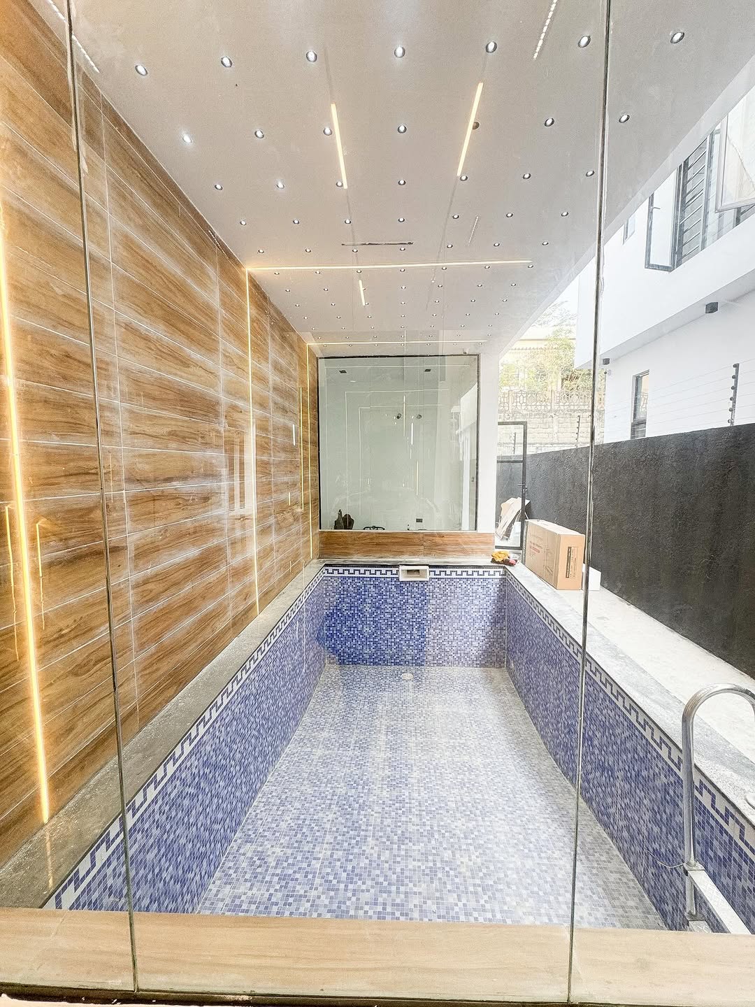 Stunning 5-Bed Duplex with Pool & BQ in Ajah