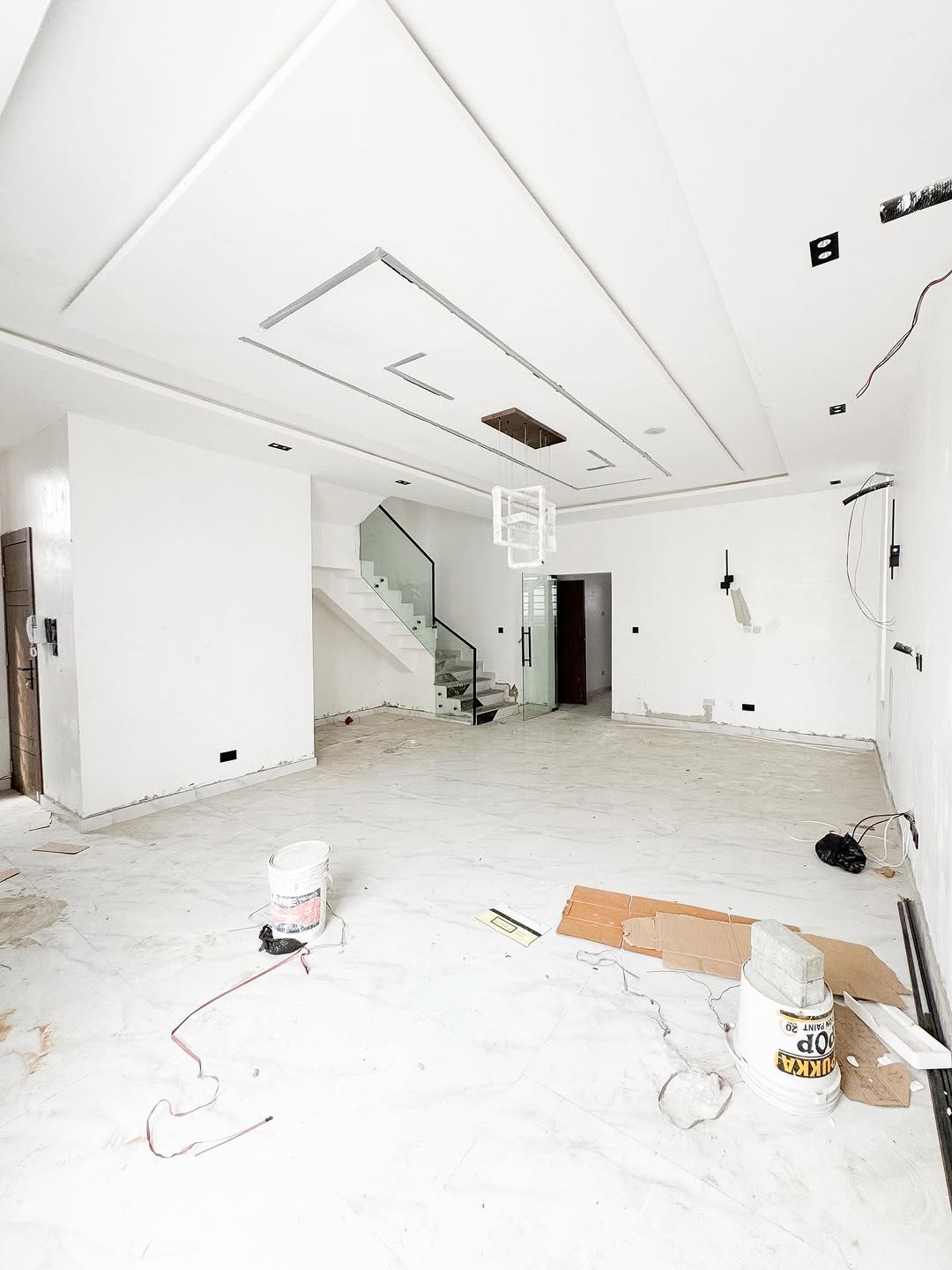 Stunning 5-Bed Ensuite Duplex in Prime Chevron