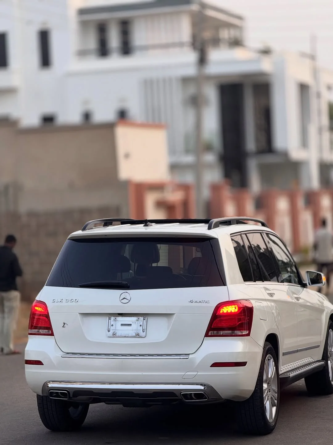 Luxury SUV: 2013 Mercedes GLK350 with Panoramic Roof