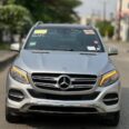 Luxury SUV: 2016 GLE 350 w/ Panoramic Roof & Tech