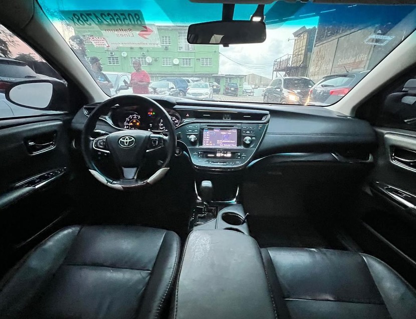 Luxury Sedan, Low Miles: 2016 Avalon XLE