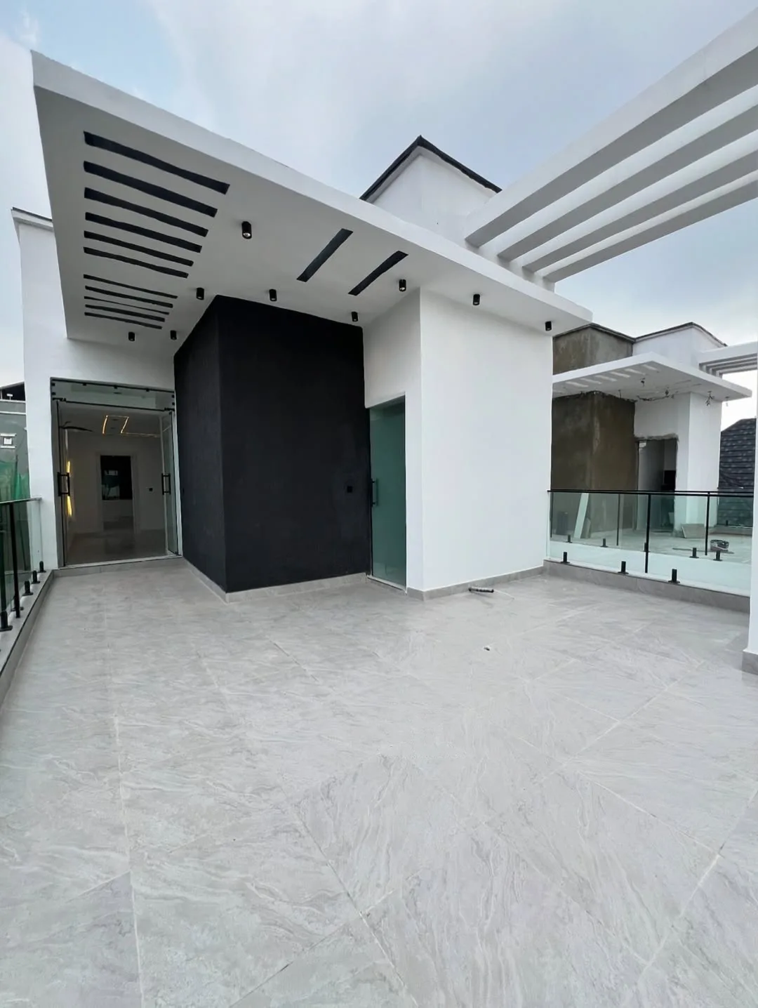 Stunning 5-Bed Duplex with Pool & BQ in Prime Lekki