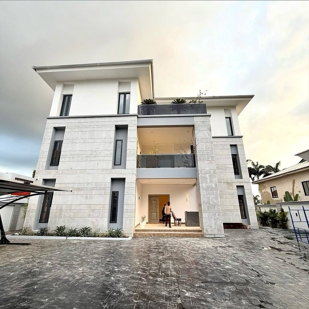 Opulent 7-Bed Maitama Mansion with Elevator & Pool