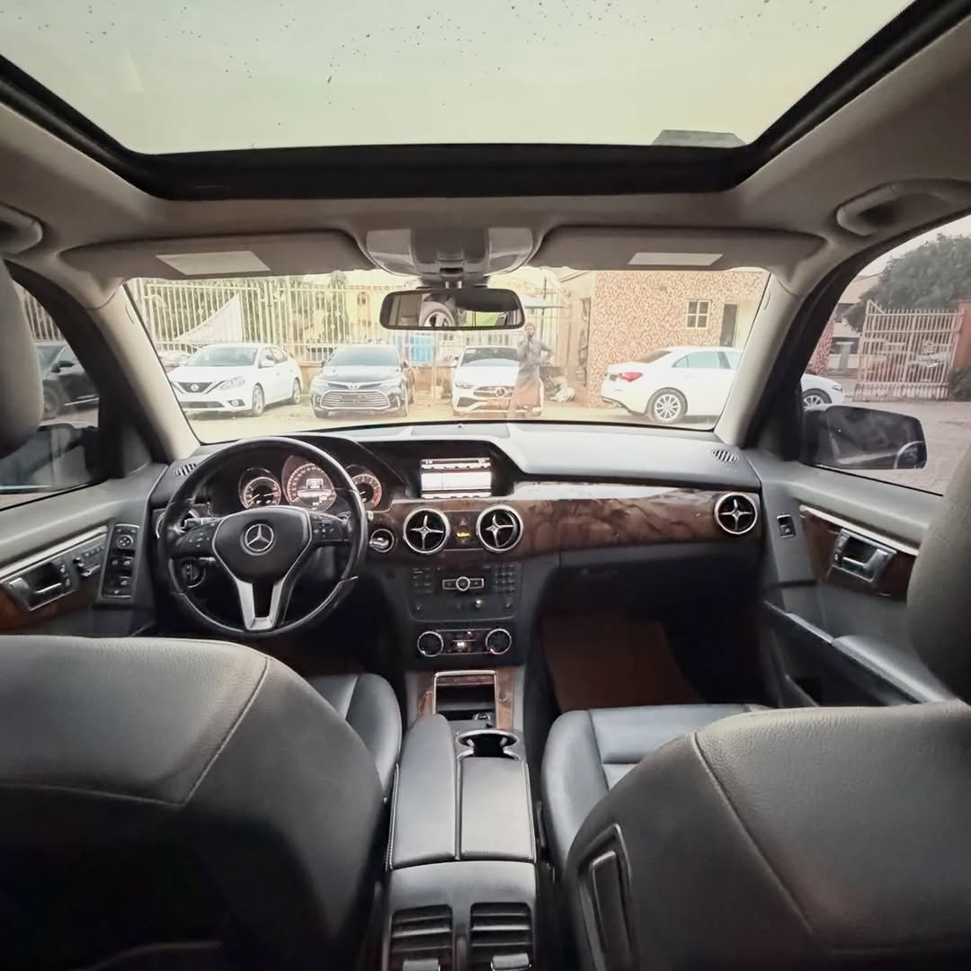 Luxury SUV: Low-Mileage & Duty-Paid