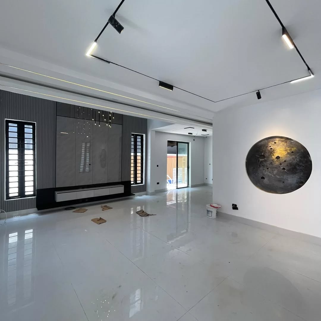 Lekki Phase 1 Palace with Cinema & Pool