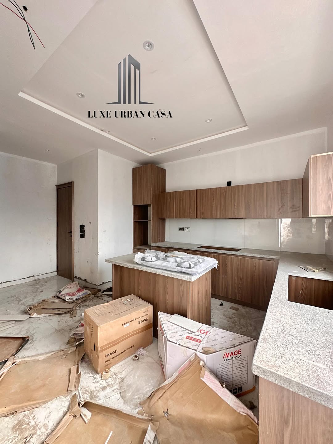 Lekki’s Pinnacle: 3-Bed Penthouse with Pool & Views