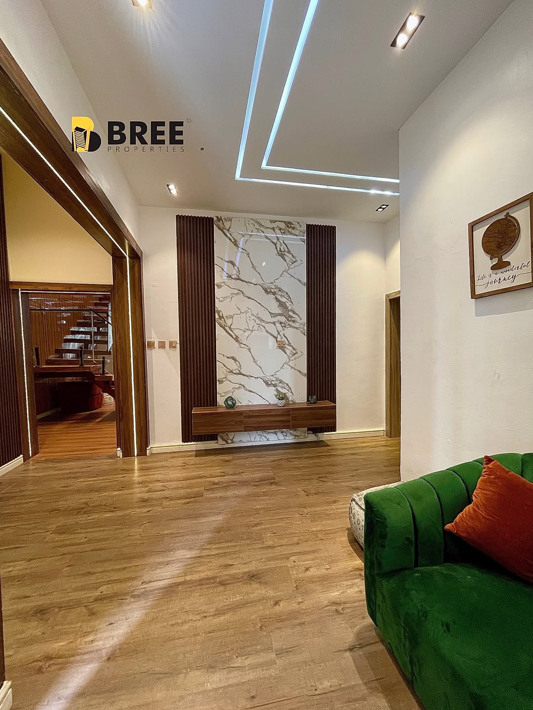 Opulent 5-Bed Haven with Pool & BQ in Osapa