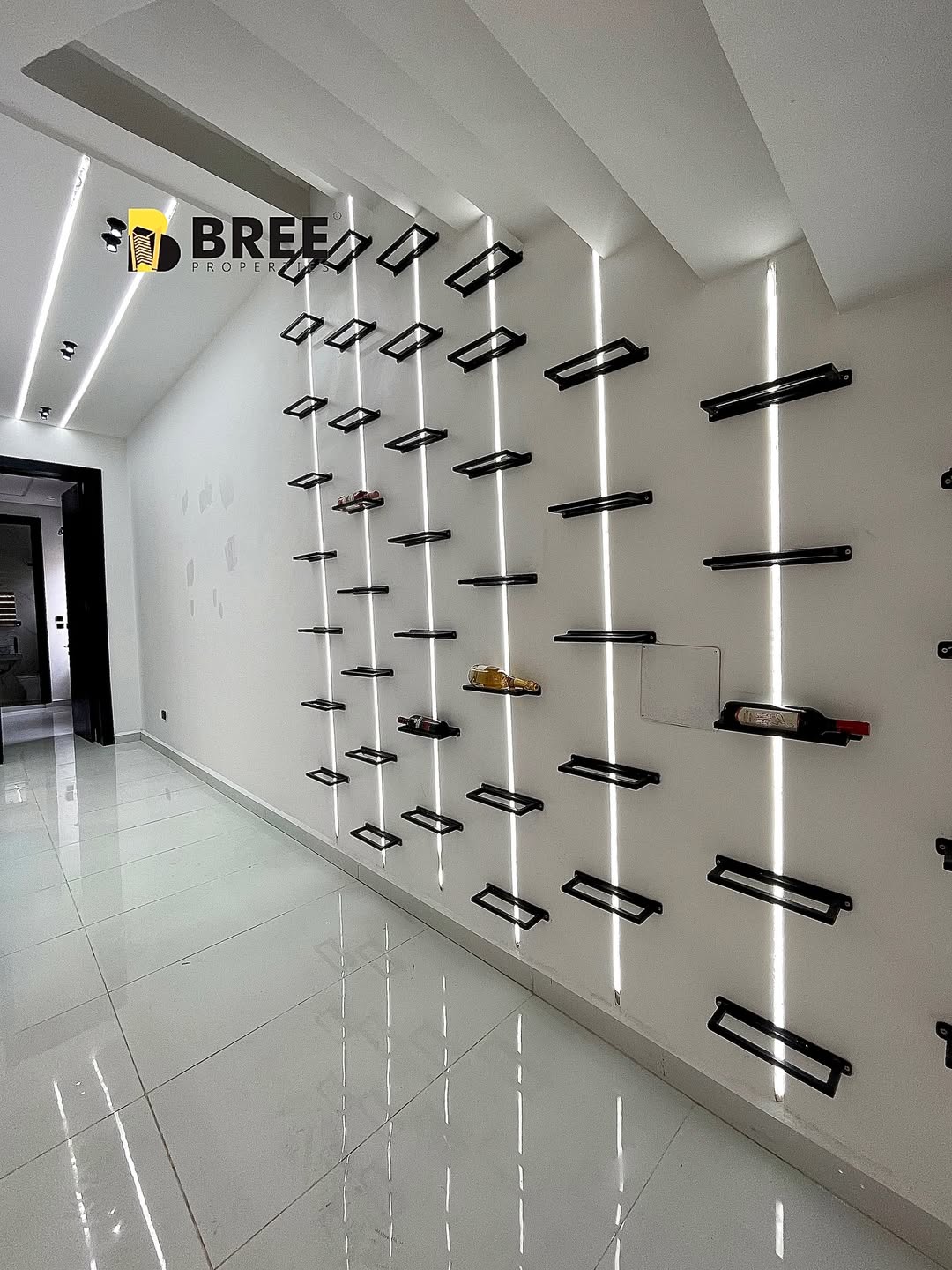 Stunning 5-Bed Ikota Estate Gem with Pool & Gym