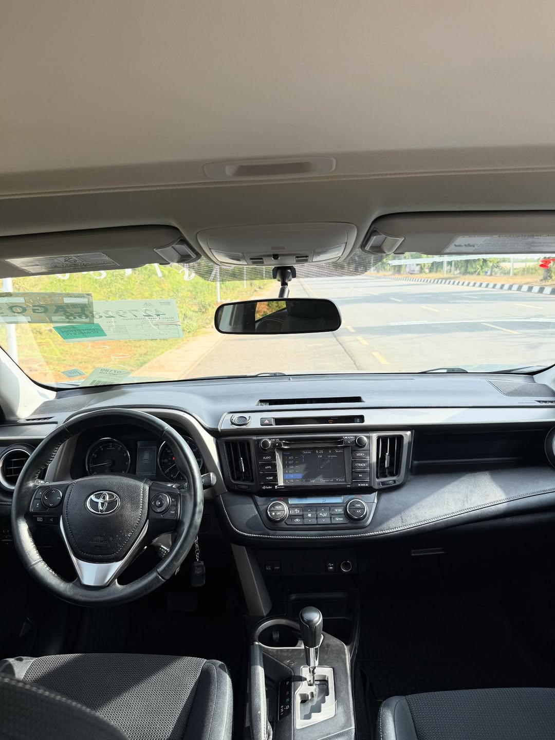 2016 Toyota RAV4 XLE: Luxury SUV, Nationwide Delivery