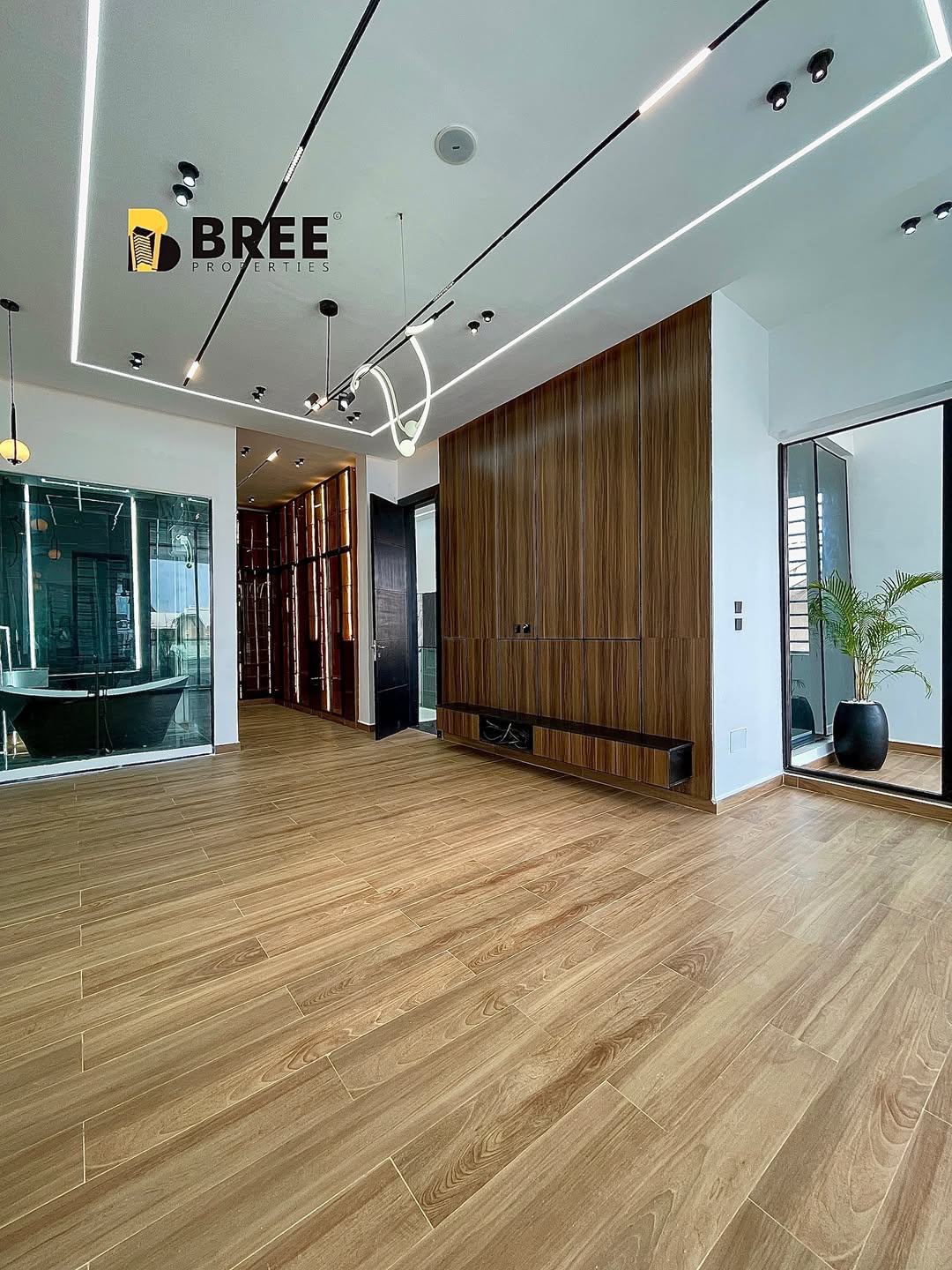 Stunning 5-Bed Ikota Estate Gem with Pool & Gym