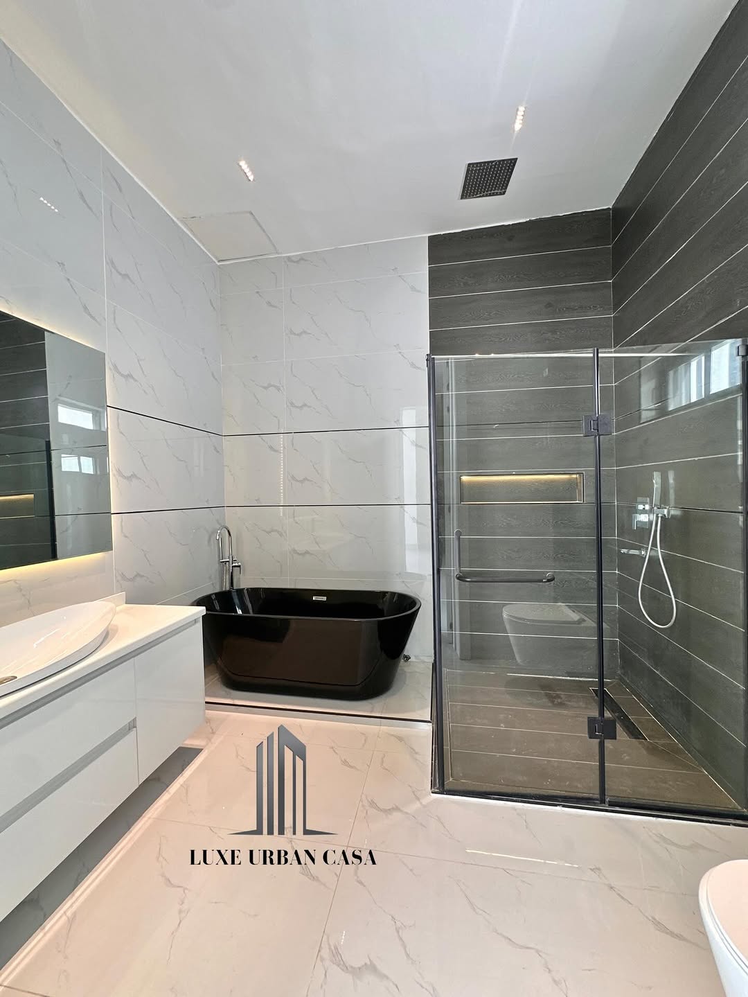 Lekki’s Ultimate 5-Bedroom Estate with Resort-Style Pool