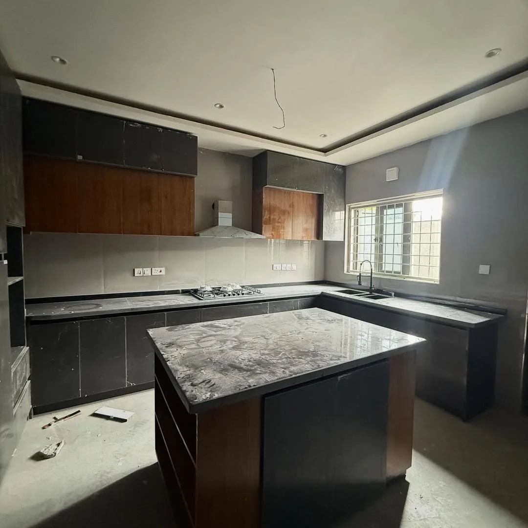 Exquisite 5-Bedroom Terrace Duplex with BQ in Garki